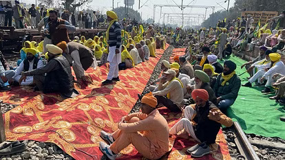 Farmers Protest : किसानों का रेल रोको आंदोलन, राजपुरा और अंबाला में पटरियों पर बैठे