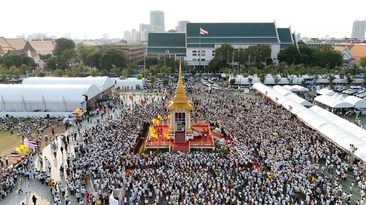 भगवान बुद्ध के आदर्श भारत और थाईलैंड के बीच एक आध्यात्मिक सेतु का काम करते हैं: पीएम मोदी