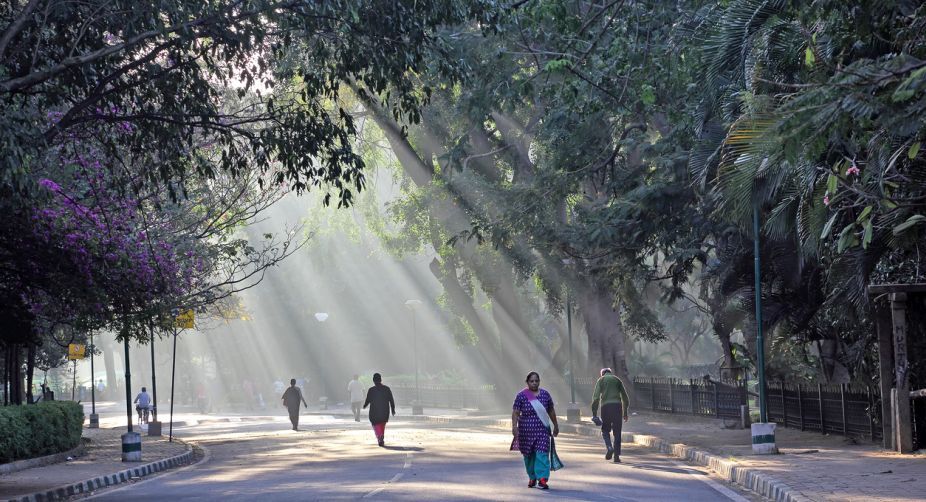 दिल्ली में न्यूनतम तापमान 21.8 डिग्री सेल्सियस दर्ज, एक्यूआई मध्यम श्रेणी में