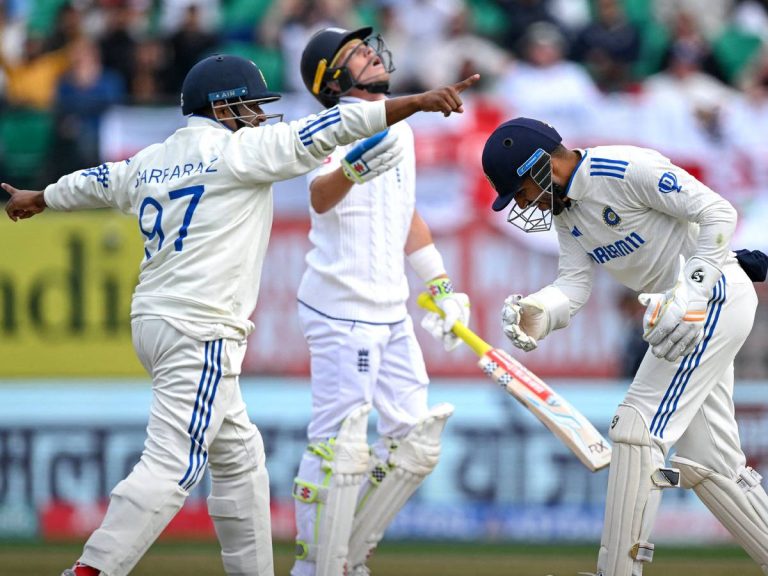 इंग्लैंड ने दबाव में टेके घुटने, भारतीय स्पिनर्स ने किया शानदार प्रदर्शन: स्वान