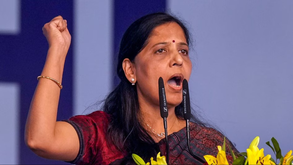 सुनीता केजरीवाल ने AAP पंजाब के दो लोकसभा उम्मीदवारों से की मुलाकात, कहा: ‘मजबूत लड़ाई लड़ो, बीजेपी को हराओ’