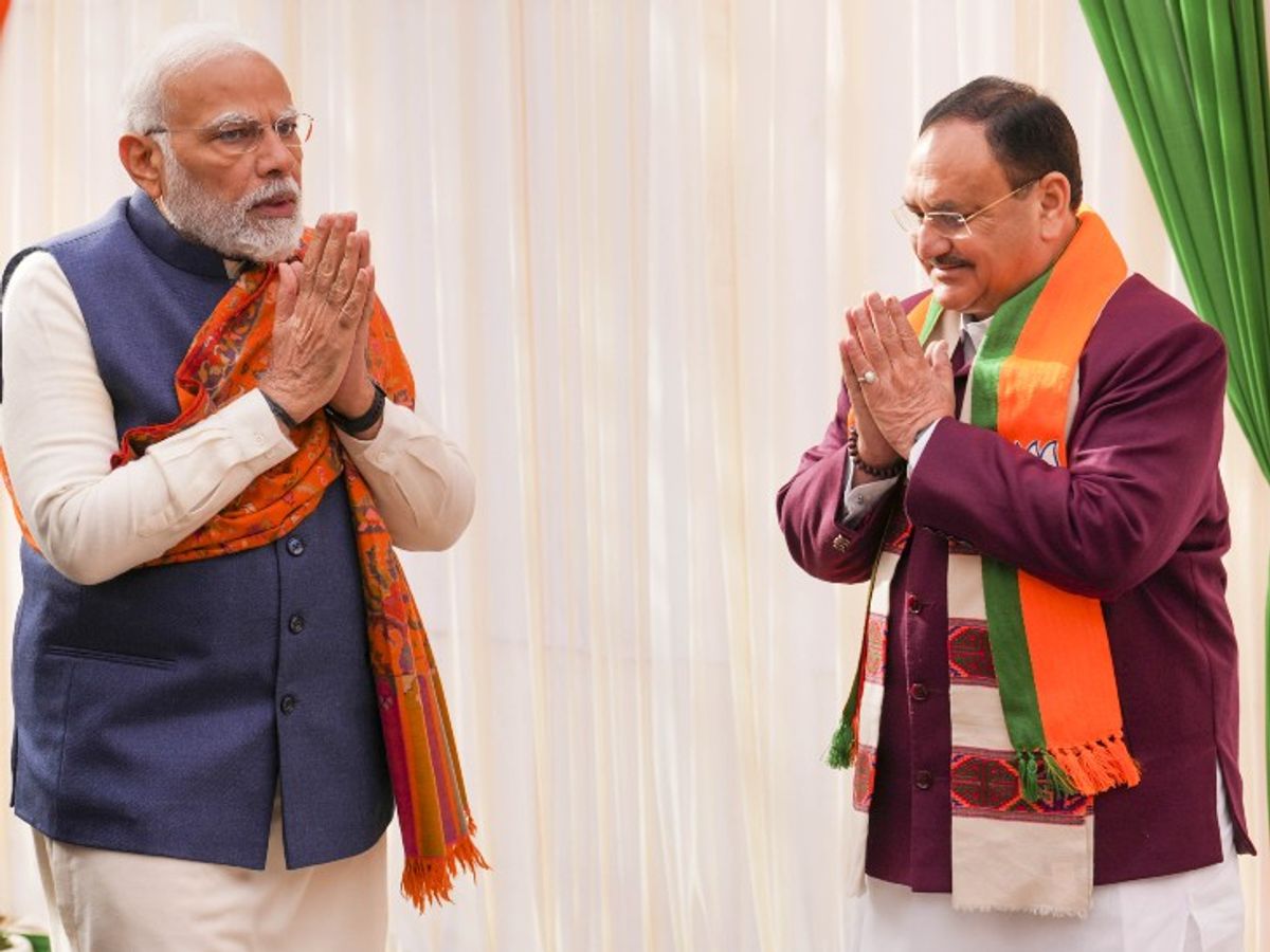 नई सरकार को लेकर BJP की अहम बैठक, जेपी नड्डा के घर पहुंचे शाह-राजनाथ