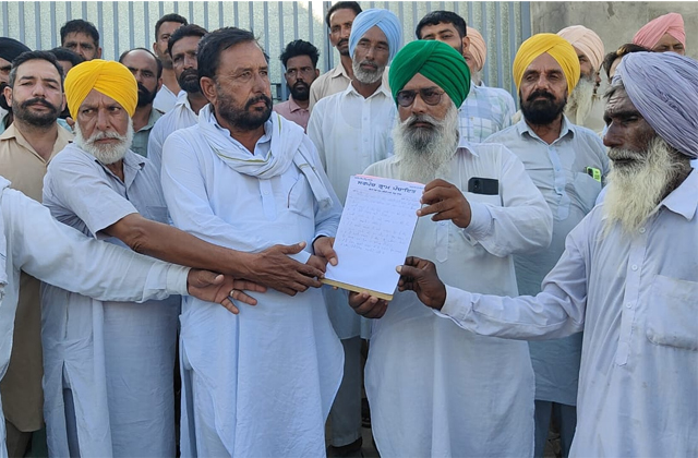 पंजाब के गांव में जारी हो गया सख्त फरमान, दी जा रही ये Warning - a strict  order was issued in the village-mobile