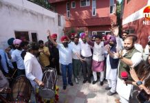 AAP पंजाब ने अरविंद केजरीवाल और नेताओं के हक में अदालत के फैसले का चंडीगढ़ में मनाया जश्न Arvind Kejriwal