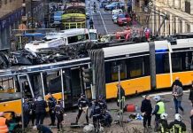 इटली के मिलान शहर में बड़ा हादसा, ट्राम पटरी से उतरकर इमारत से टकराई, 38 लोग घायल इटली मिलान