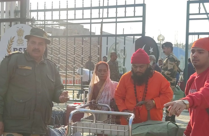 Pakistan Karachi Hindu Shamshan Ghat Asthiyan; Wagah Border | Mahakumbh |  पाकिस्तान से 400 हिंदुओं की अस्थियां भारत पहुंचीं: 8 वर्षों से श्मशान में  मोक्ष प्राप्ति के इंतजार ...