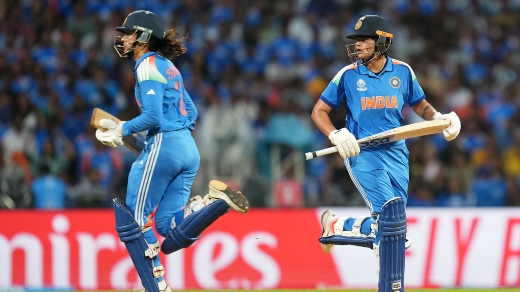 भगवान ने मुझे भेजा...' प्लेयर ऑफ द मैच बनने के बाद भावुक हुईं शेफाली वर्मा, रचा ये कीर्तिमान - india women win world cup 2025 deepti sharma shafali verma ntc - AajTak