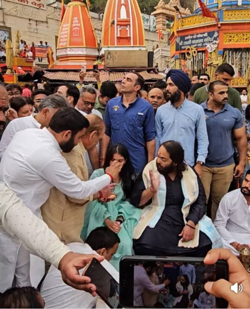 हरकी पैड़ी पर मां गंगा की शरण में ...