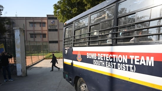 Delhi students send bomb threat to their schools. Reason: They hadn't studied for exams | Latest News India - Hindustan Times