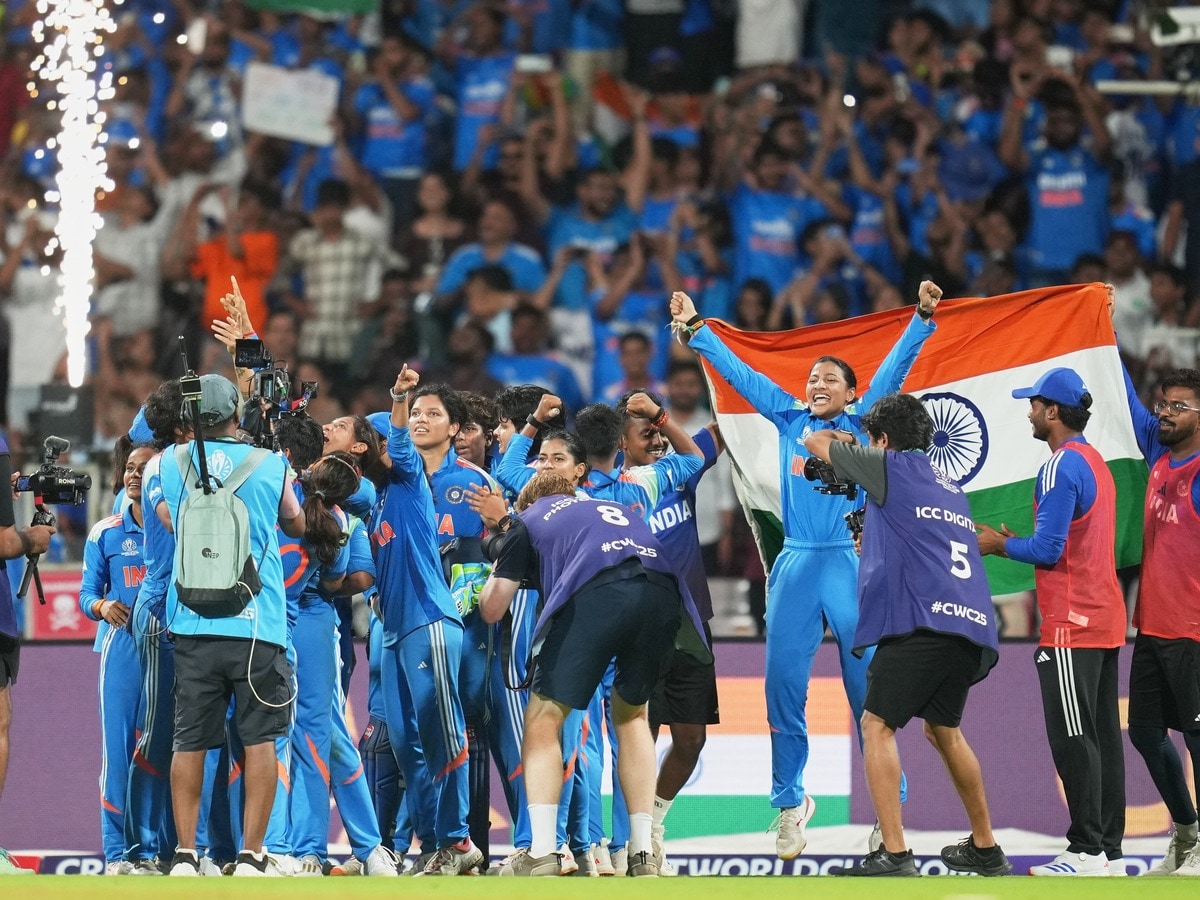 Indian women cricket team became world champion Prime Minister Modi congratulated विश्व विजेता बनी 'हरमनप्रीत कौर की सेना', प्रधानमंत्री मोदी ने दी बधाई, India News in Hindi - Hindustan