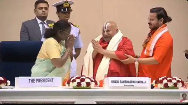 राष्ट्रपति मुर्मू ने स्वामी रामभद्राचार्य को ज्ञानपीठ पुरस्कार से किया  सम्मानित, सीएम योगी ने दी बधाई