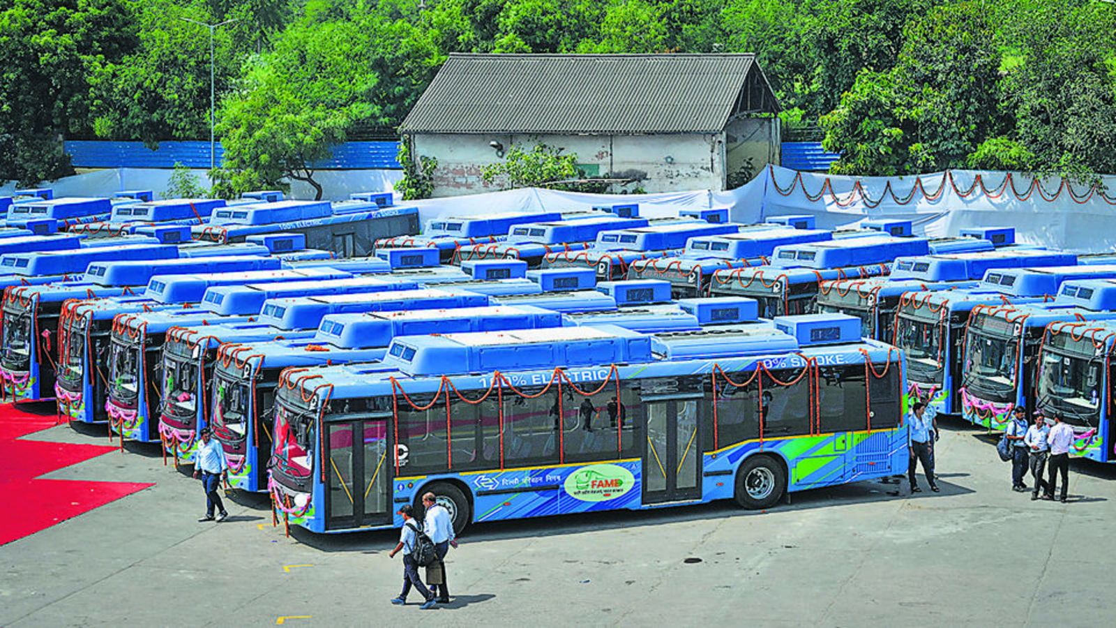 Delhi set to add 600 electric buses this month | Latest News Delhi