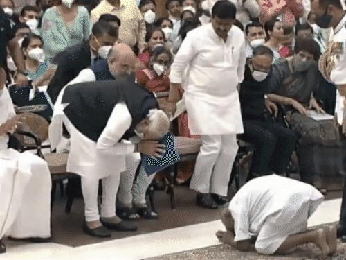 uttar pradesh varanasi padma shri shivanand baba death live photo video  updates | वाराणसी में 128 साल के शिवानंद बाबा का निधन: 3 दिन से BHU में  एडमिट थे; पद्मश्री के समय