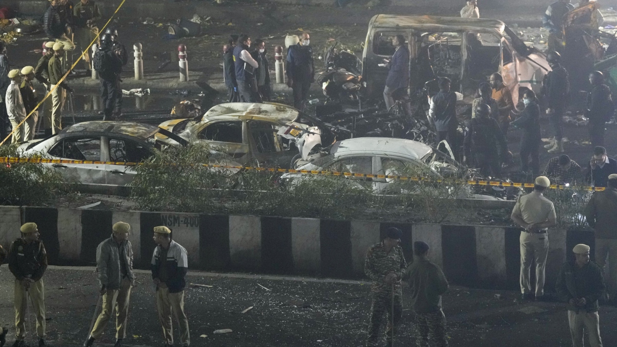 दिल्ली ब्लास्ट: जांच एजेंसियों को फिदायीन हमले का शक, अमोनियम नाइट्रेट का हुआ इस्तेमाल- सूत्र - India TV Hindi