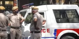 मयूर विहार में मॉल की बेसमेंट पार्किंग में मिला शव, जांच में जुटी पुलिस