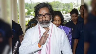 झारखंड: रांची में CM सोरेन के निजी सलाहकार और अन्य के ठिकानों पर इनकम टैक्स विभाग ने मारा छापा, मचा हड़कंप - India TV Hindi