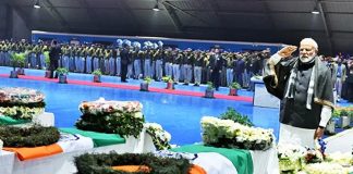 पुलवामा हमले में 40 वीरों का बलिदान, PM मोदी, अमित शाह समेत कई नेताओं ने दी जवानों को श्रद्धांजलि