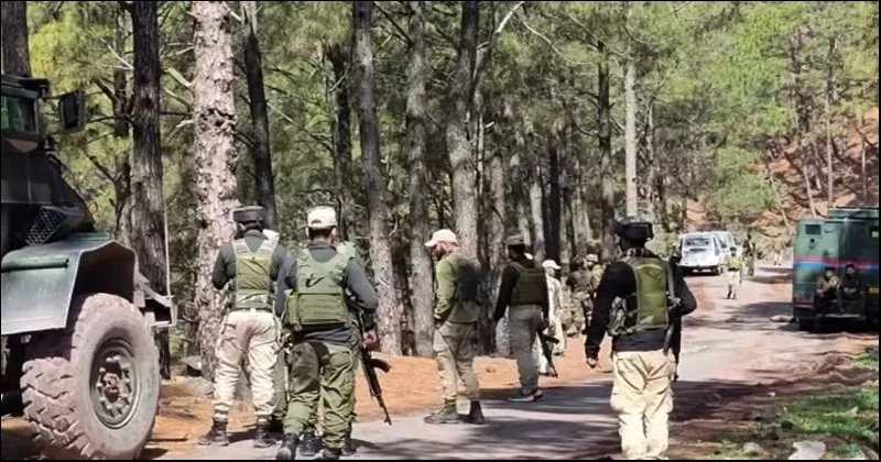 जम्मू के बट्टल में सुरक्षाबलों ने तीन आतंकियों को किया ढेर, तलाशी अभियान जारी