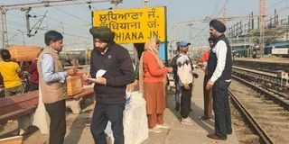 Punjab : लुधियान रेलवे स्टेशन पर चला विशेष टिकट जांच अभियान, बिना टिकट वाले यात्रियों पर कसा शिकंजा