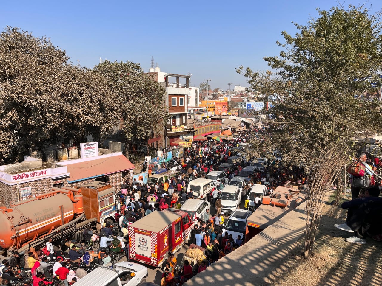 Mahakumbh LIVE | Prayagraj Kumbh Mela Sangam Snan Latest News live updates  | महाकुंभ में महाजाम, लाखों लोग 10-12 घंटे से फंसे: प्रयागराज पहुंचने वाले  रास्तों पर 25 किमी तक ...