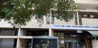 गुरदासपुर एनकाउंटर केस में मृतक की मां पहुंची कोर्ट, CBI या रिटायर जज से जांच करने की उठाई मांग गुरदासपुर एनकाउंटर केस