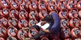 PNG वालों को छोड़ना होगा LPG कनेक्शन? ईरान संकट के बीच सरकार का बड़ा फैसला LPG Crisis