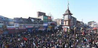 खामेनेई की मौत के बाद कश्मीर में विरोध प्रदर्शन तेज, एहतियातन स्कूल और कई इलाकों में सख्त पाबंदियां लागू Kashmir Protest