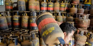 दिल्ली में कमर्शियल गैस पर सख्ती, बिना PNG आवेदन नहीं मिलेगा LPG सिलेंडर