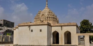 जंग के बीच ईरान में दिख रही हिन्दू आस्था! इस्लामिक देश में खड़ा है ये 130 साल पुराना भगवान विष्णु का मंदिर, खूबसूरती देख दंग रह जाएंगे आप