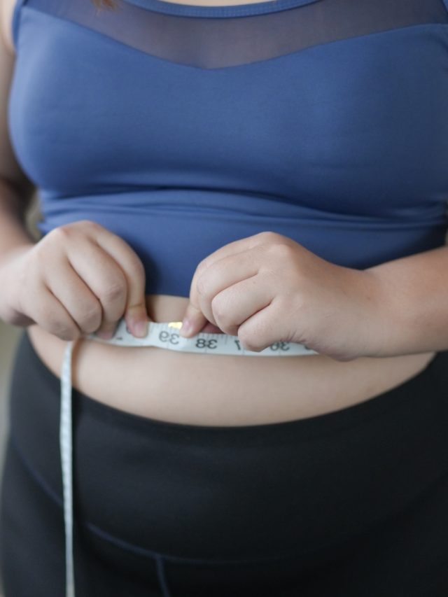 पेट की चर्बी कम करने के लिए रामबाण हैं ये 5 योगासन