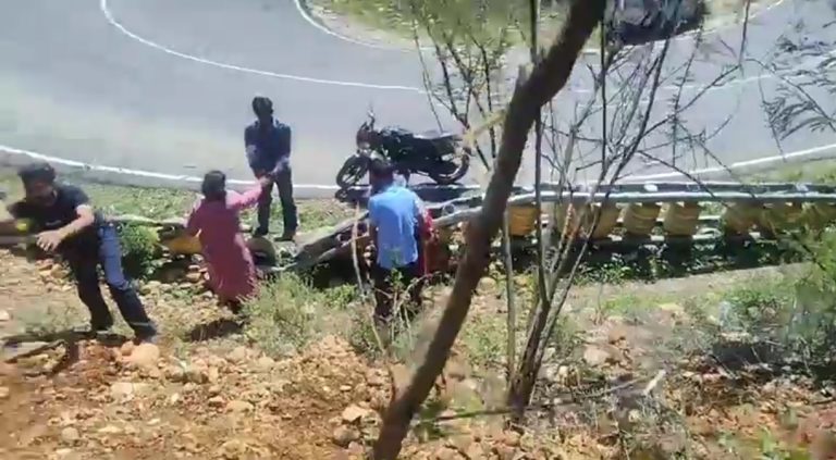 हिमाचल में दर्दनाक हादसा, ट्रैक्टर-ट्राली गहरी खाई में गिरी, कई लोग घायल