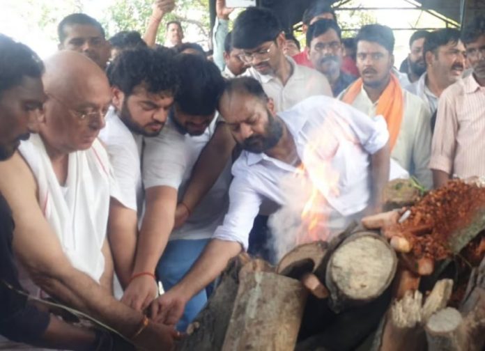 प्रतीक यादव