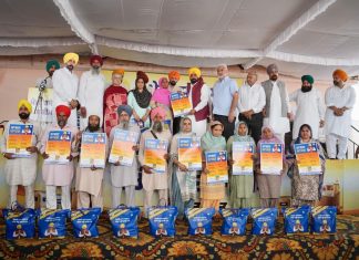 भगवंत मान सरकार की ऐतिहासिक पहल, पंजाब के 40 लाख गरीब-दलित-पिछड़े वर्ग के परिवारों को मुफ्त राशन किट मिलनी शुरू