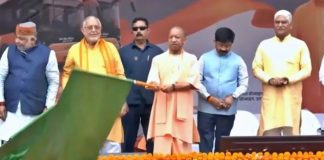 नोएडा से जेवर एयरपोर्ट तक दौड़ी इलेक्ट्रिक बसें, CM योगी ने दी 45 EV बसों की सौगात