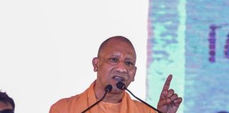 कानून-व्यवस्था से समझौता नहीं… बांदा में माफियाओं को CM योगी की दो टूक CM योगी