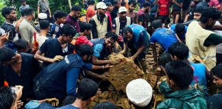 बांग्लादेश में रोहिंग्या रिफ्यूजी कैंप में भूस्खलन, 8 बच्चों की हुई मौत, कई घायल रोहिंग्या रिफ्यूजी कैंप