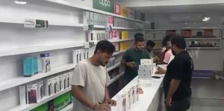 वडोदरा में मोबाइल शोरूम से 50 लाख की चोरी, 10 मिनट में 77 फोन बदमाशों ने किए गायब मोबाइल शोरूम