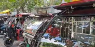 सड़क पर अचानक बंद हो रहे ई-रिक्शा! BAT-BMS ऐप को लेकर बढ़ी चिंता, UP से दिल्ली तक मचा हड़कंप