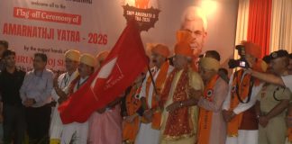 भोले बाबा के जयकारों के बीच जम्मू से रवाना हुआ श्री अमरनाथ यात्रियों का पहला जत्था, LG मनोज सिन्हा ने दिखाई हरी झंडी