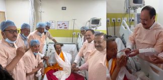 मेदांता अस्पताल में सोनम वांगचुक से मिले केंद्रीय मंत्री जेपी नड्डा और जितेंद्र सिंह, 26वें दिन जूस पिलाकर तुड़वाया अनशन