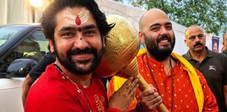 अनंत अंबानी ने बागेश्वर धाम में टेका माथा, हाथ में गदा लिए अलग अंदाज में आए नजर Anant Ambani