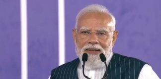 ‘सुन रहे हो न विनोद’… गुजरात के मंच पर PM मोदी के इस अंदाज तपर झूम उठे लोग, हुई तालियों की बरसात PM Modi