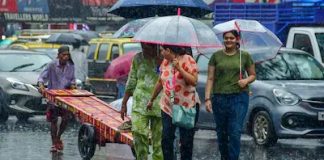 दिल्ली में हुई मॉनसून की एंट्री, झमाझम बारिश के साथ मौसम हुआ सुहावना Delhi Monsoon