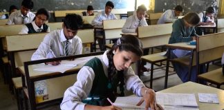 10वीं के छात्रों के लिए जरूरी खबर! CBSE New Rule के मुताबिक तीसरी भाषा में फेल हुए तो नहीं मिलेगा पास का सर्टिफिकेट Class 10 students
