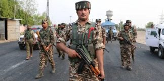 धरना-प्रदर्शनों से जाम हुई दिल्ली, सुरक्षा को लेकर केंद्र सख्त, बंगाल की 20 CRPF टुकड़ियों को दिया तैनाती का आदेश Delhi