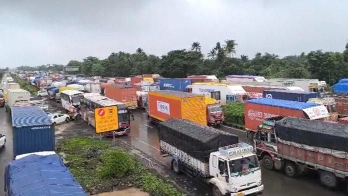 Mumbai-Gujarat Highway