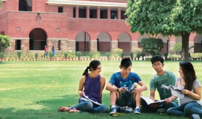 DU students