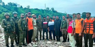राजौरी में बाढ़ के बीच भारतीय सेना का बड़ा रेस्क्यू ऑपरेशन, अब तक सुरक्षित बचाए गए 11 लोग