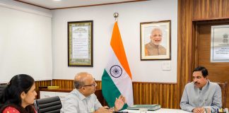 शिक्षा मंत्रालय की समीक्षा बैठक, केंद्रीय मंत्री प्रह्लाद जोशी ने दिए समय सीमा में काम पूरा करने के निर्देश