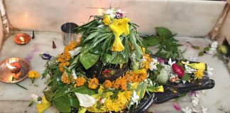 सावन शिवरात्रि पर आज शिवालयों में उमड़ा श्रद्धालुओं का सैलाब, हर तरफ ‘हर-हर महादेव’ के जयकारों की गूंज, मंदिरों के बाहर लगी लंबी लाइनें